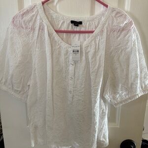Adorable White Ann Taylor White Top NWT Sz Medium NWT